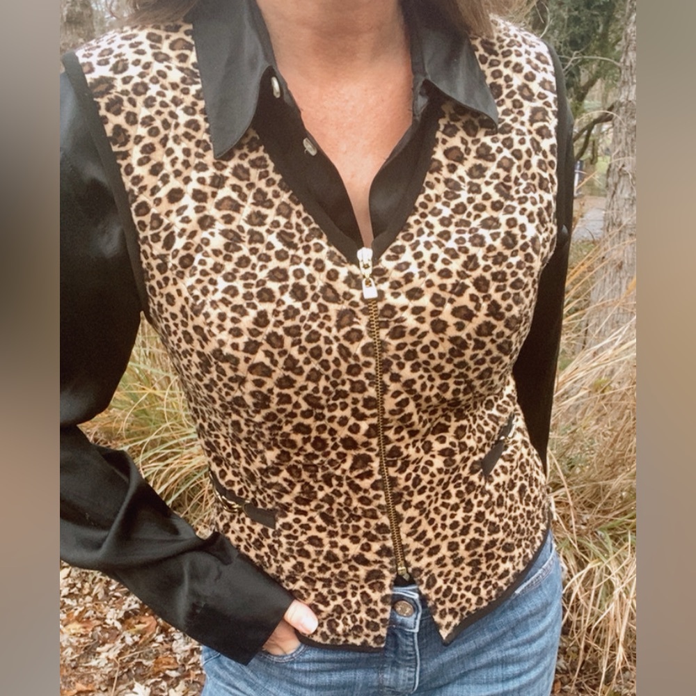 Vintage 80s quilted leopard vest